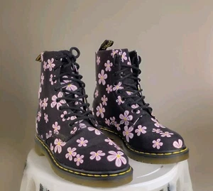 DR. MARTENS PAGE MEADOW WOMENS US 8 BLACK PINK FLOWERS FLORAL CANVAS BOOTS DOC'S - Picture 1 of 21