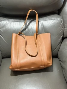 Henny + Lev Tan Tote - Picture 1 of 5
