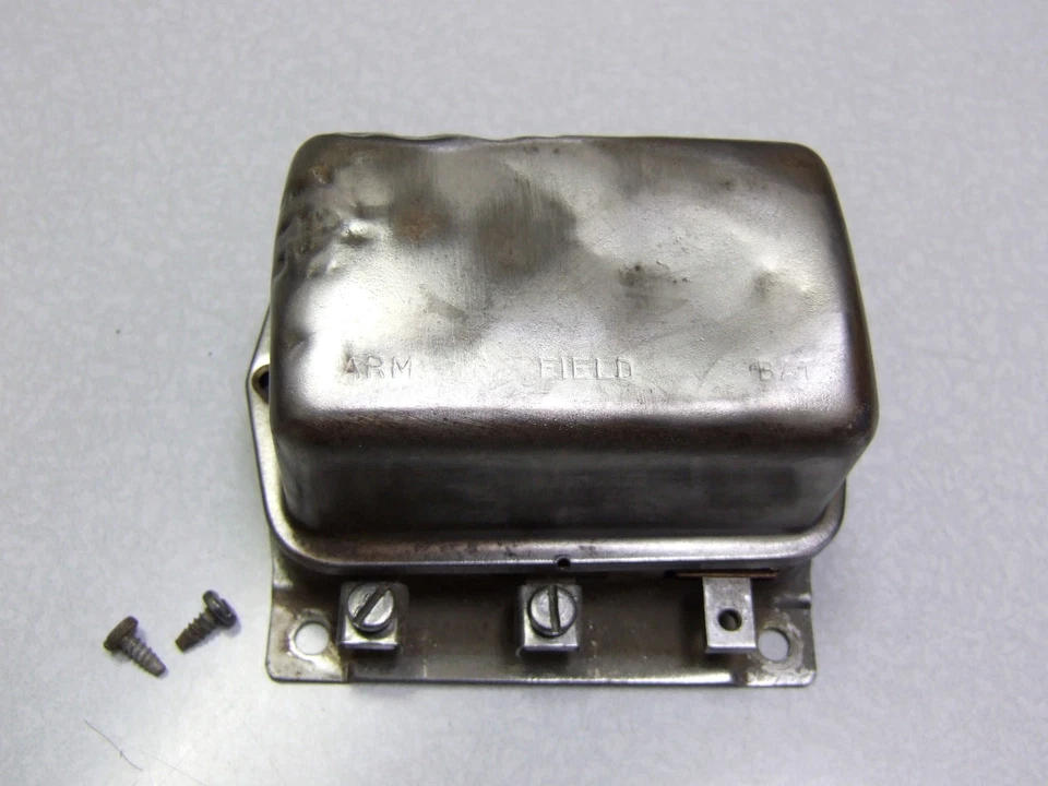 REGULADOR DE VOLTAJE FORD F-1 6 VOLTIOS Foto 1 de 3