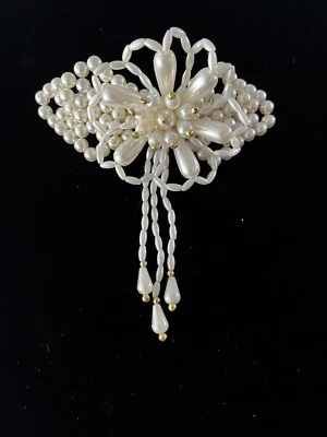Broche de pinza de pelo vintage con pasador de perlas doradas de imitación para boda Foto 1 de 4