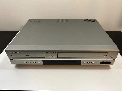 Samsung DVD-V2000 DVD VCR Combo Sin Control Remoto *SOLO PARA REPUESTOS O REPARACIÓN* Sin DVD Foto 1 de 4