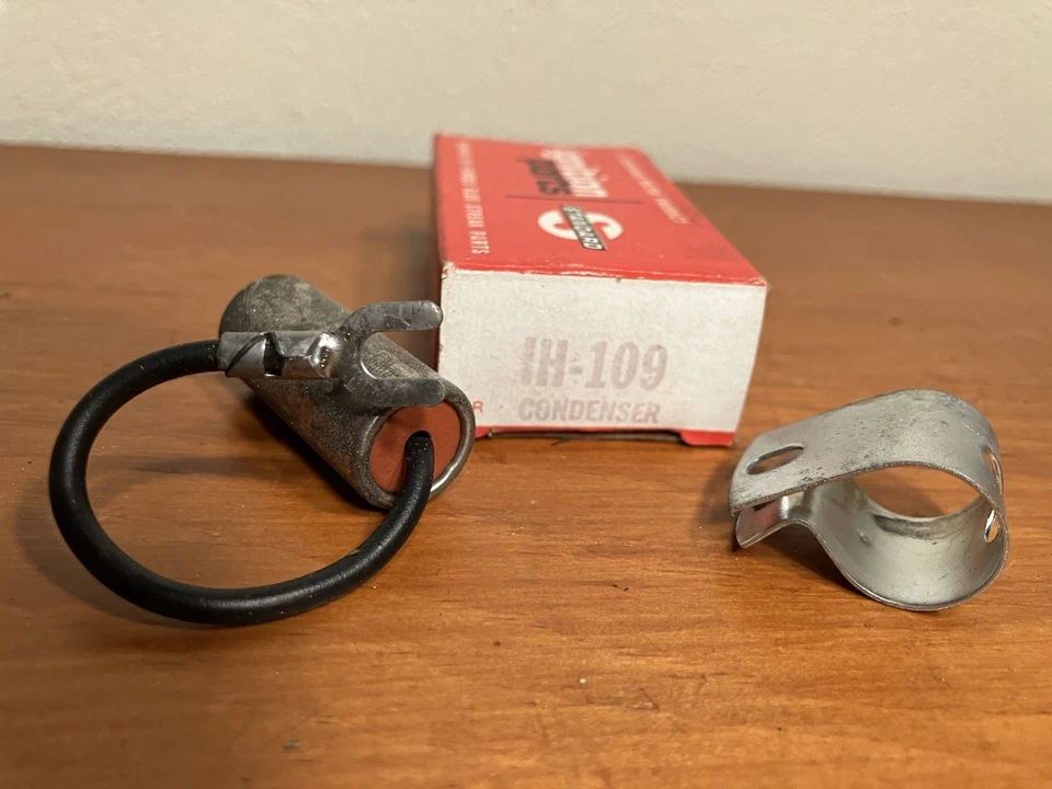 Condensador de encendido NOS IH-109 productos de motor estándar marca vintage Foto 1 de 4