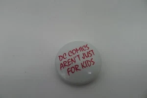 SPILLA PROMOZIONALE VINTAGE 1987 DC COMICS NON SONO SOLO PER BAMBINI - MOLTO BELLA!! - Foto 1 di 2
