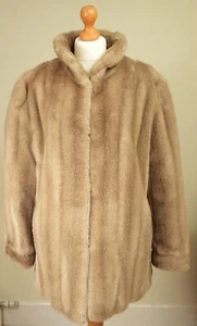 True Vintage Tissavel Size M UK 12 14 Faux Fur Edge to Edge Jacket Caramel Brown - Picture 1 of 12