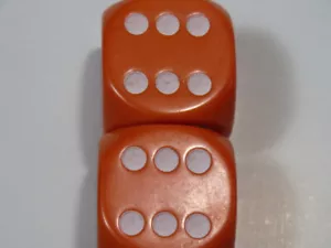 NEW Dice Set of 2 D6 (22mm) - Opaque Orange w/ white pips - Picture 1 of 3