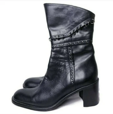 Fru.it Botas Italianas Cuero Negro Tacón Perforado 38 ¡Ligeramente Usadas! Precio de venta sugerido por el fabricante $250 Foto 1 de 4