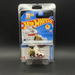 Hot Wheels 2025 High Graded MINT 9.25 | FELINE LUCKY - Picture 1 of 10