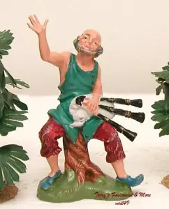 FONTANINI DEPOSE ITALY 4" COLOR SITTING BAGPIPE MAN NATIVITY VILLAGE FIGURE NEW - Picture 1 of 1