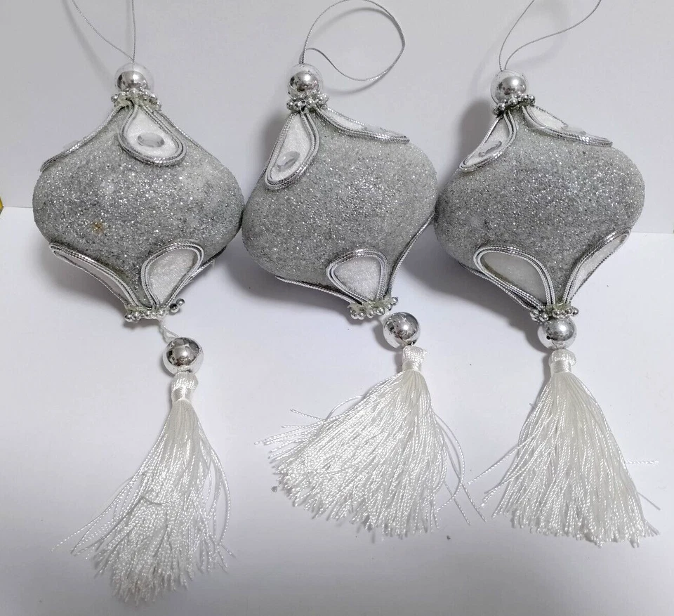 NATALE PALLINE INDIA VINTAGE ARGENTO 18 Pz 9 cm diam DECORAZIONI ADDOBBO ALBERO - Immagine 1 di 1