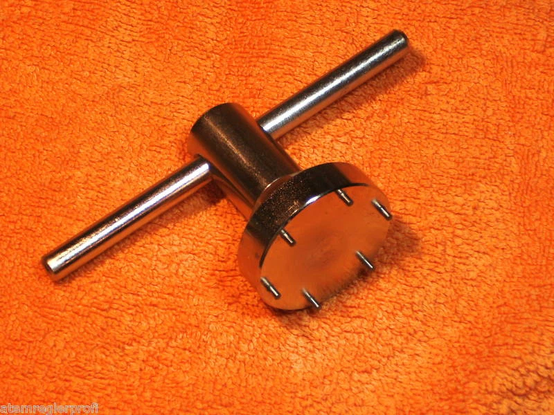 Spezial Werkzeug für Batteriewechsel Suunto D9  / special tool Suunto D9 - Bild 1 von 1