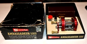Vintage Garcia Ambassadeur 5000 Red 4 Screw Grey Spool Reel Combo in Box - Picture 1 of 15
