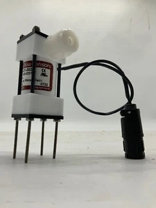 applied materials 1270-00227 Flow No - ADJ TEFLON 1/8FNPT SPDT - Picture 1 of 3