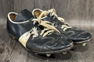 Botines de fútbol de colección HECHOS EN EE. UU. Años 50 Años 60 Cuero Negro Metal Foto 1 de 4