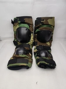US Military Surplus Woodland Tactical Knee & Elbow Pads MEDIUM Water-resistant - Picture 1 of 3