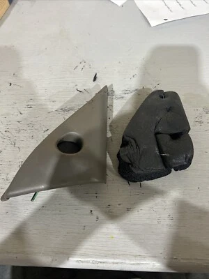Grand Am 1999-2005 OEM pasajero puerta derecha interior tweeter altavoz moldura OEM Foto 1 de 4