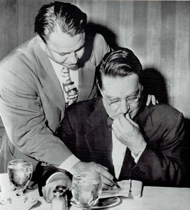 1952 Drahtfoto Piraten Baseball Zweig Rickey spricht mit Sohn über neuen Manager - Bild 1 von 2