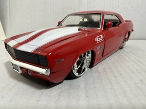 JADA BIGTIME MUSCLE BTM 1969 CHEVY CAMARO Z28 RED / WHITE 1:24 MODEL NEW NO BOX - Picture 1 of 11