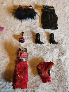 Lot Of 6 Barbie My Scene Fashion Fever Romantic Red - Picture 1 of 13