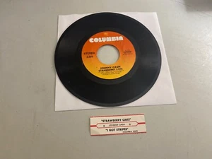 JOHNNY CASH STRAWBERRY CAKE / I GOT STRIPES 7" VINYL 45 RPM JUKEBOX ON COLUMBIA - Picture 1 of 2