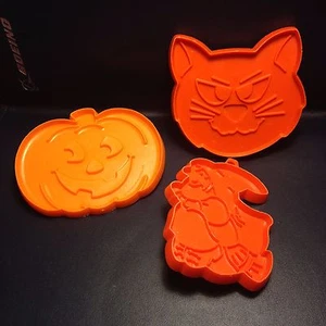 Hallmark Halloween Plastic Cookie Cutters Cat Witch Pumpkin TJ-26A - Picture 1 of 1
