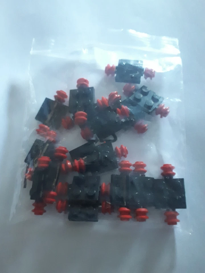 LEGO Achsplatte 2x2 mit Felgen rot - Bild 1 von 1