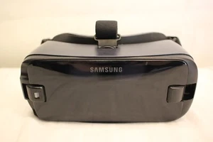 SAMSUNG SM-R324 GEAR VR OCULUS MOVIES GAMES VIRTUAL REALITY HEADSET NO REMOTE - Picture 1 of 9