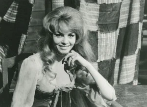 MICHELE MERCIER MERVEILLEUSE ANGELIQUE 1964 PHOTO ORIGINAL #4 - Picture 1 of 2