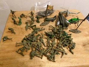 Konvolut Plastik Armee Soldaten & Hubschrauber etc. - Bild 1 von 6