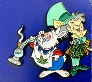 10 WHOLESALE ALICE IN WONDERLAND MAD HATTER SHARING BONG WEED POT 1 3/4 in PIN - Picture 1 of 3