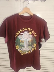 Yellowstone National Park T Shirt Geyser Womens Size Med Short Sleeve (S46) - Picture 1 of 2