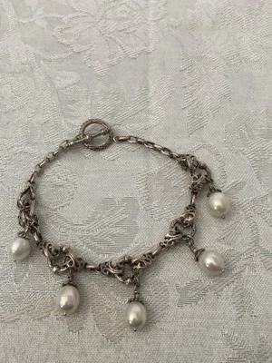 Brazalete artesanal de plata de ley con gotas de perlas blancas nunca usado Foto 1 de 4