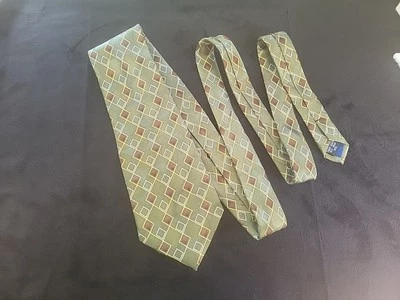 Corbata geométrica verde seda hecha a mano Carlos Devenezia Foto 1 de 4