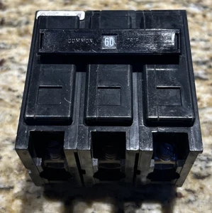 Cutler Hammer QBHW3060H 60 Amp 3 Pole 22kA Bolt On Quicklag Circuit Breaker - Picture 1 of 4