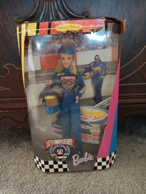 Barbie NASCAR 1998 50 aniversario edición coleccionista ~ rubia Foto 1 de 3