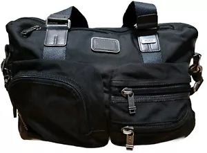 Maletín Tumi Bolso para Laptop Alpha Bravo Nogal Everett Cuero Negro (222340HK2) - Imagen 1 de 24