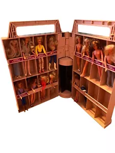 Vintage 1981 Kenner Glamour Gals Showplace Aufbewahrungskoffer mit 14 Puppen - Bild 1 von 12