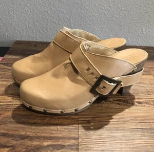 Sanita Isabell Tan/Brown Leather Clogs US 9-9.5, EU 40 Buckle VGUC Rare - Picture 1 of 22