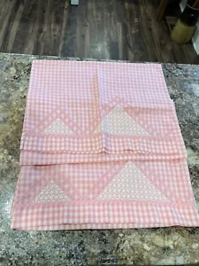 2 Tende Vintage Tessuto Cucito Croce Con Motivo A Scacchi 31largheX19Alte Rosa - Foto 1 di 9