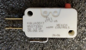 NUOVO CHERRY KWJA0017 10A 125/250VAC microinterruttore 3 pin #V5NO CH - Foto 1 di 3