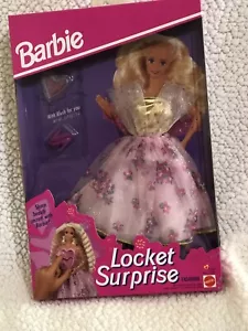 Vintage 1993 Mattel Barbie Medaillon Überraschung Fashion Set lila Kleid #11558 NRFB - Bild 1 von 4