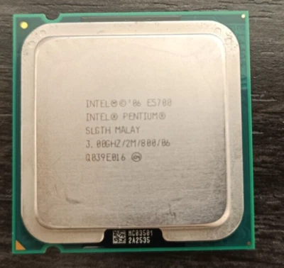 Intel Pentium E5700 3 GHz 3.00GHZ/2M/800, SLGTH Socket 775 - Image 1 of 2