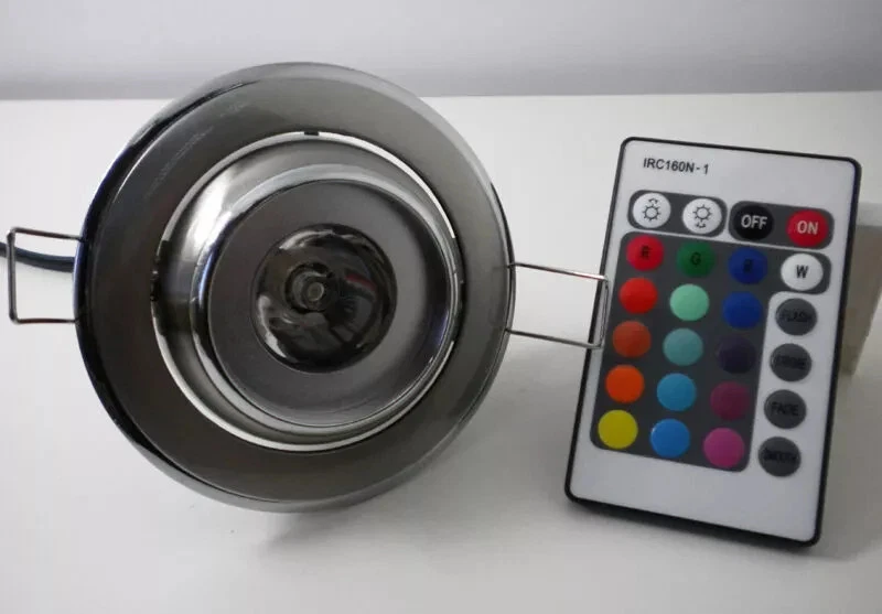 Faretto incasso luce led rgb cromoterapia 16 colori 4 giochi luce 3w foro 6cm - Immagine 1 di 1