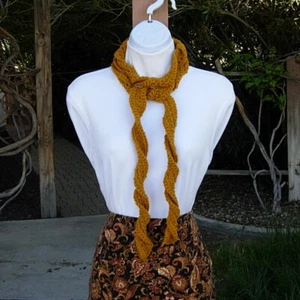 Sciarpa donna oro scuro giallo estiva a spirale skinny ritorta morbida maglia uncinetto - Foto 1 di 8