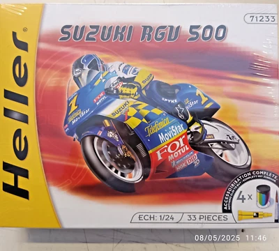 Suzuki RGV 500 - Race Bike plastic model Kit 1/24 Heller 71233 - Immagine 1 di 4