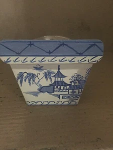 Kleine (3-`/1"x4") Tole handbemalte Jardiniere mit Glaseinsatz für Blumen - Bild 1 von 5