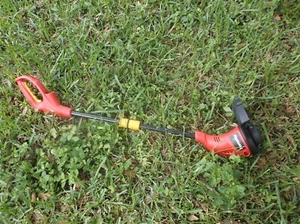 UT41112 Homelite 13" 4 Amp Straight Electric String Trimmer - SN: BM12436D130741 - Picture 1 of 3