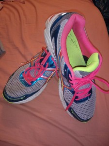 asics mujer gris