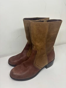 UGG Lou Two Toned Leather Round Toe Zip Up Flat Tall Boots Brown Auburn 8 - Bild 1 von 5