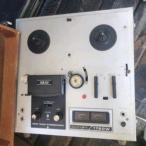  REGISTRATORE A NASTRO VINTAGE AKAI 1720W da bobina a bobina - Foto 1 di 15