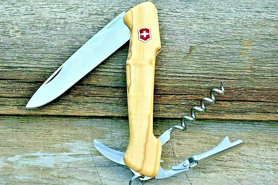 VICTORINOX WINE MASTER Olive w/ Leather Pouch Original Swiss Army Knife - Image 1 of 1